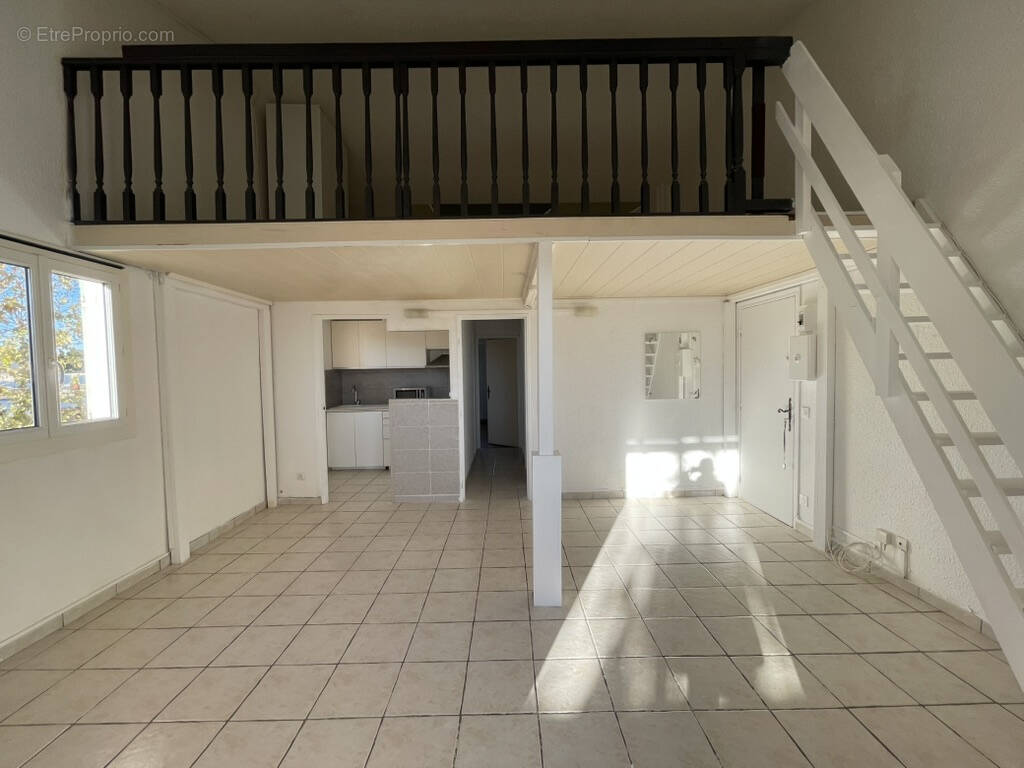 Appartement à LA LONDE-LES-MAURES
