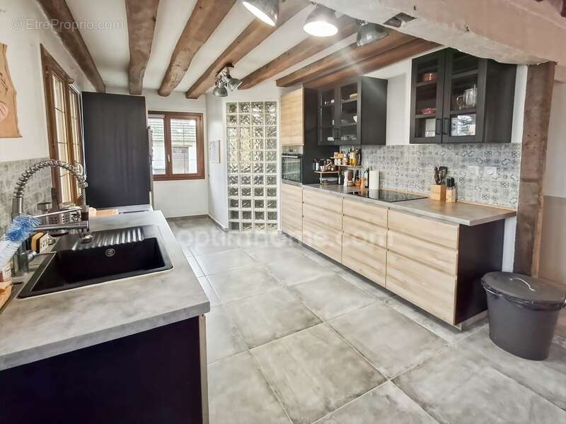 Maison à TREMBLAY-LES-VILLAGES