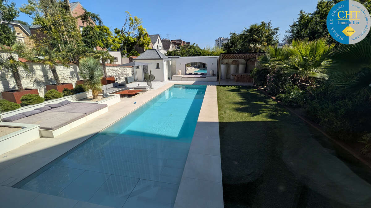 Villa de 250m2 à acheter avec 8 pièces à Rennes - photo 4