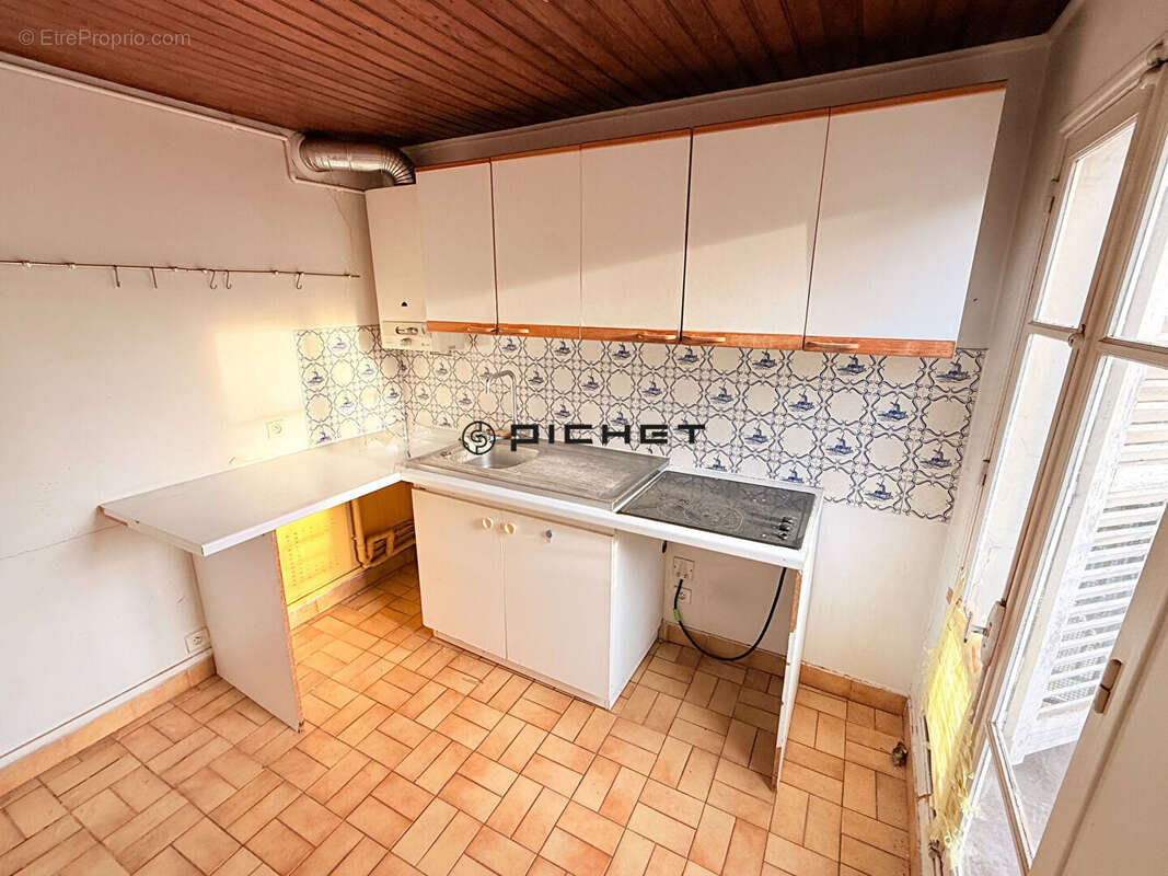 Appartement à PARIS-8E