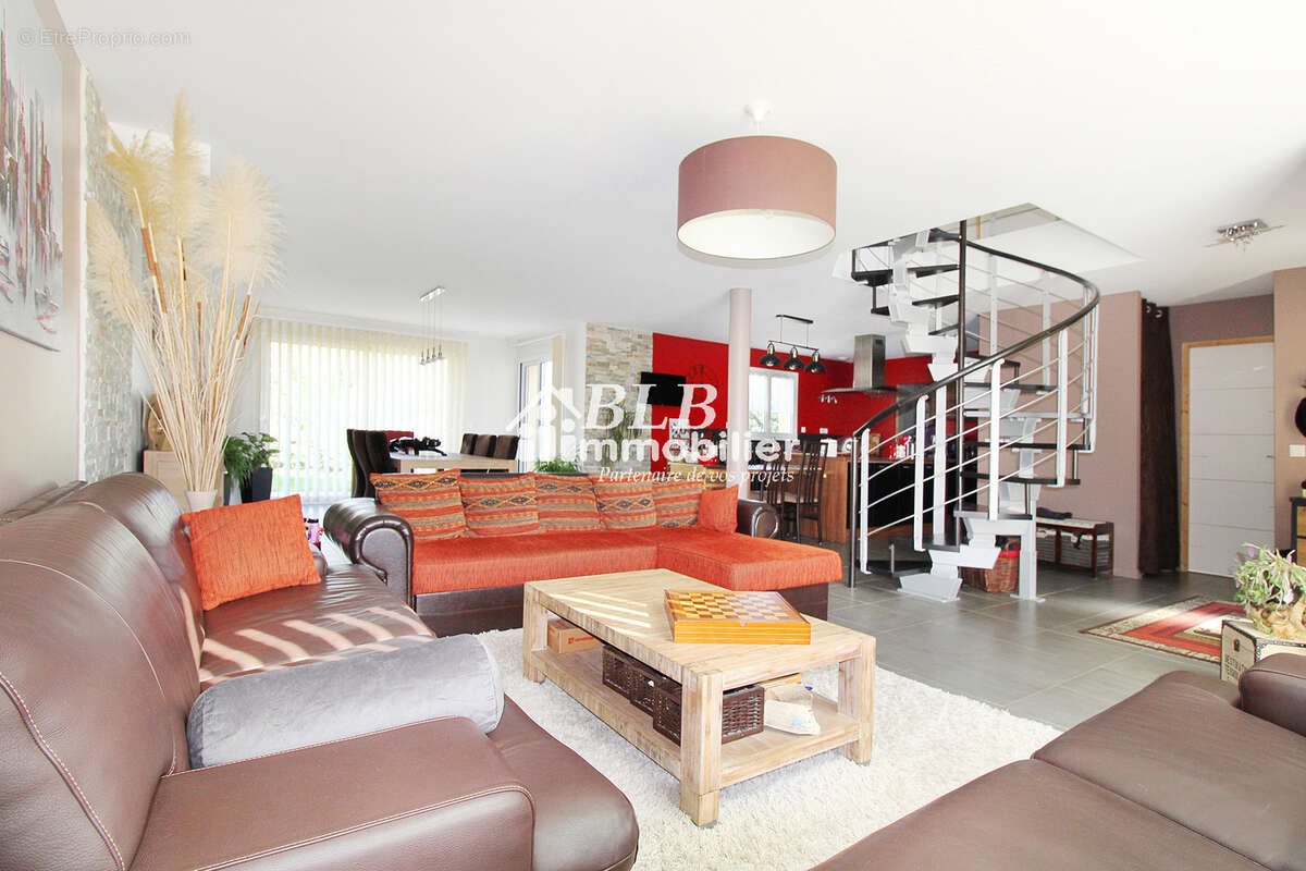 Maison à LE PERRAY-EN-YVELINES