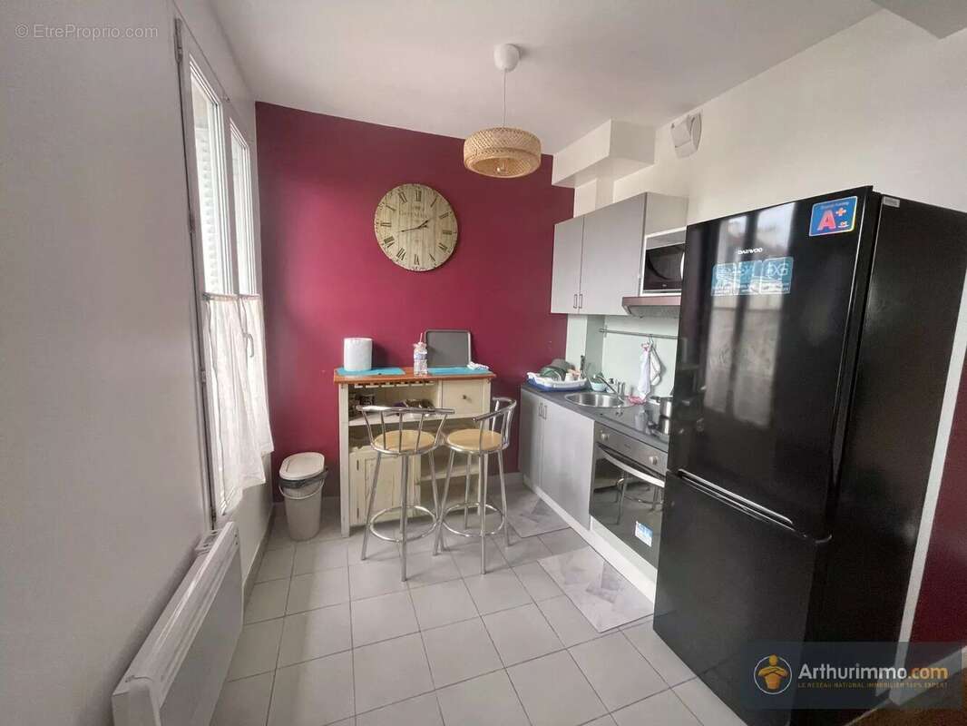 Appartement à LES PAVILLONS-SOUS-BOIS