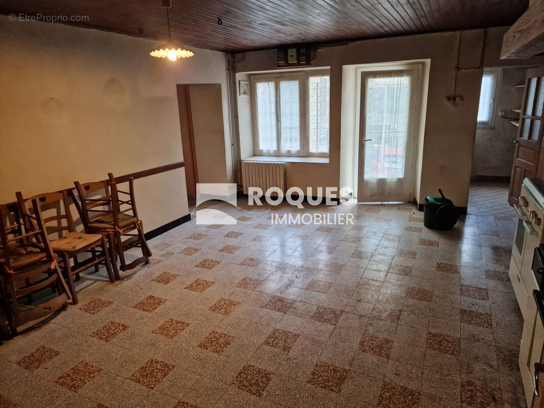 Maison à MURAT-SUR-VEBRE