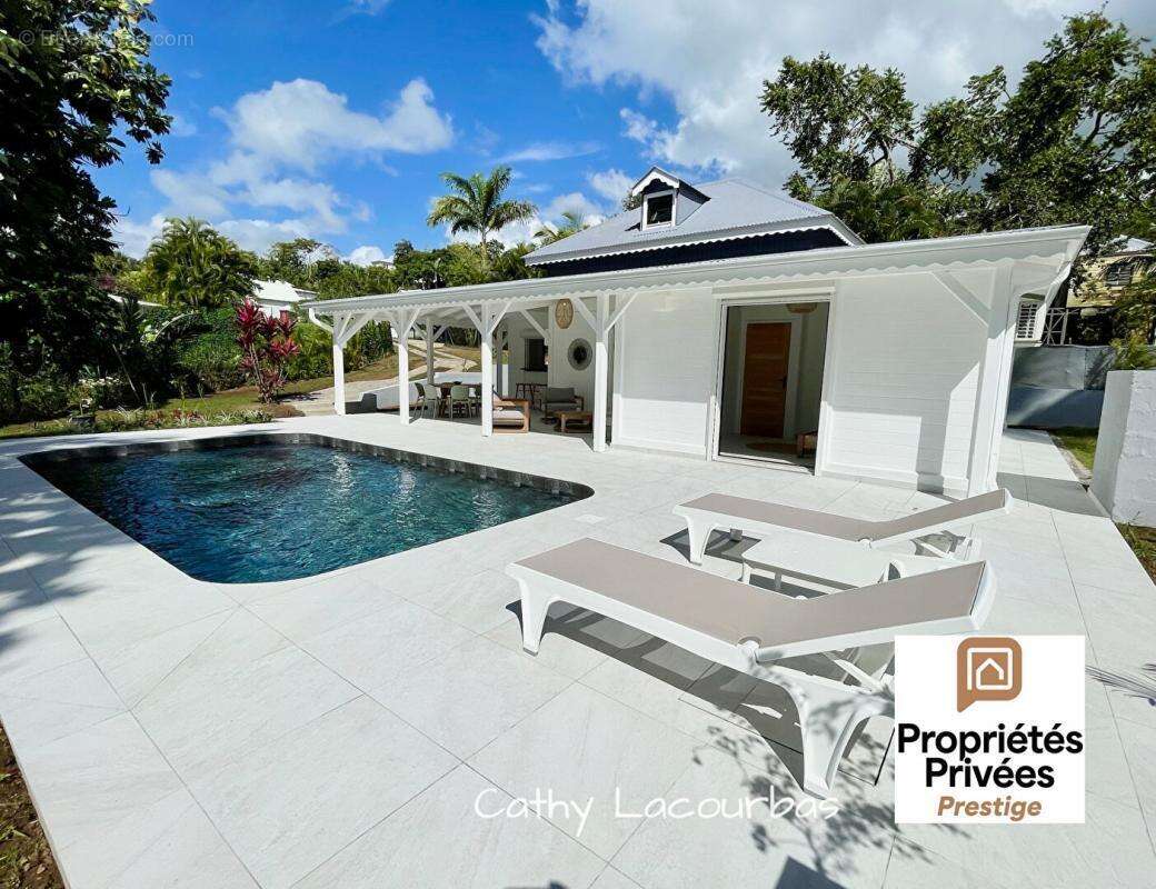 Maison à PETIT-BOURG