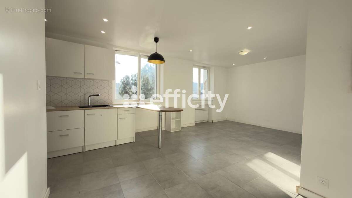 Appartement à PONT-EVEQUE