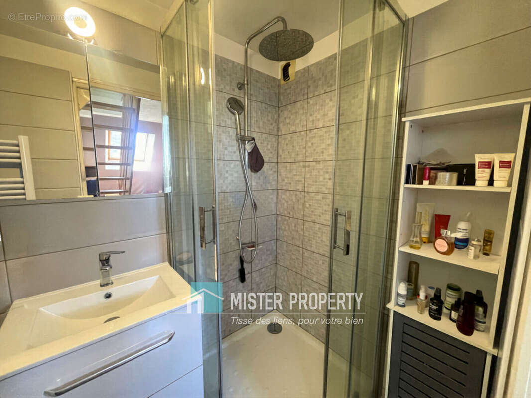 Appartement à SARTROUVILLE