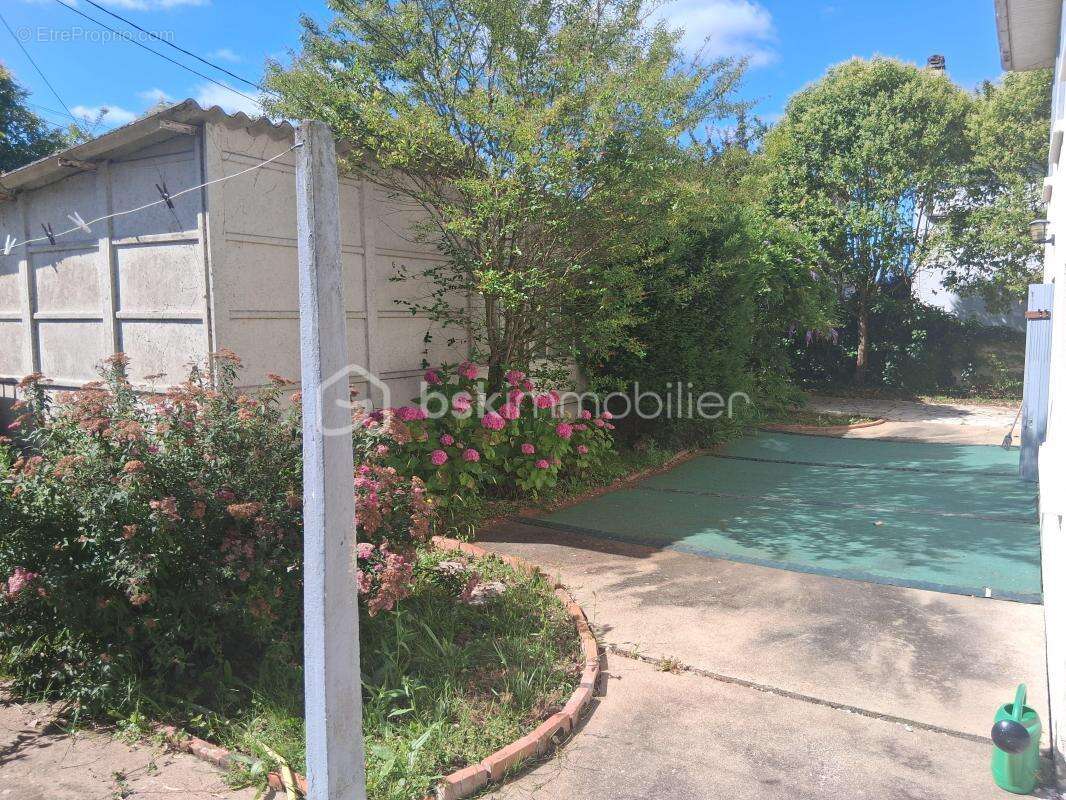 A SAISIR Maison familiale de 120 m² avec dépendance – Fort potentiel d'aménagement – Villeneuve-sur-Lot (Rive Droite) - photo 10
