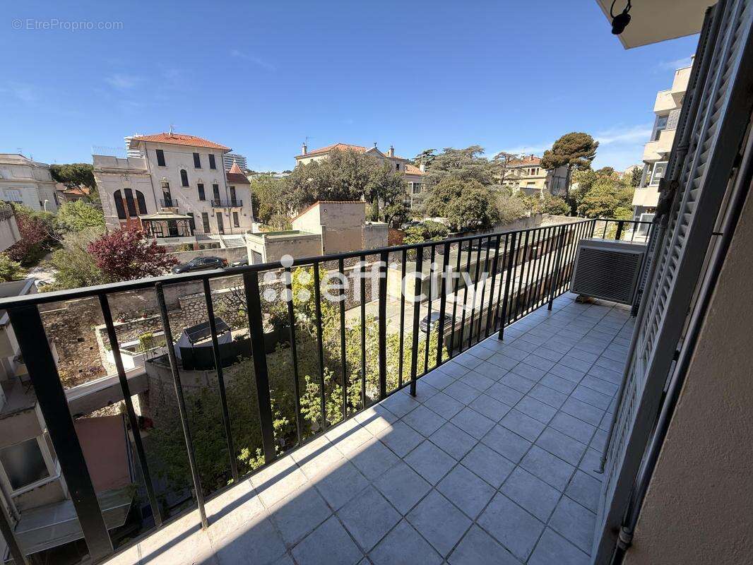 Appartement à MARSEILLE-8E