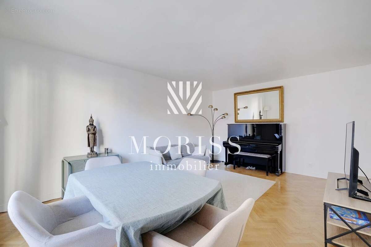 Appartement à COURBEVOIE