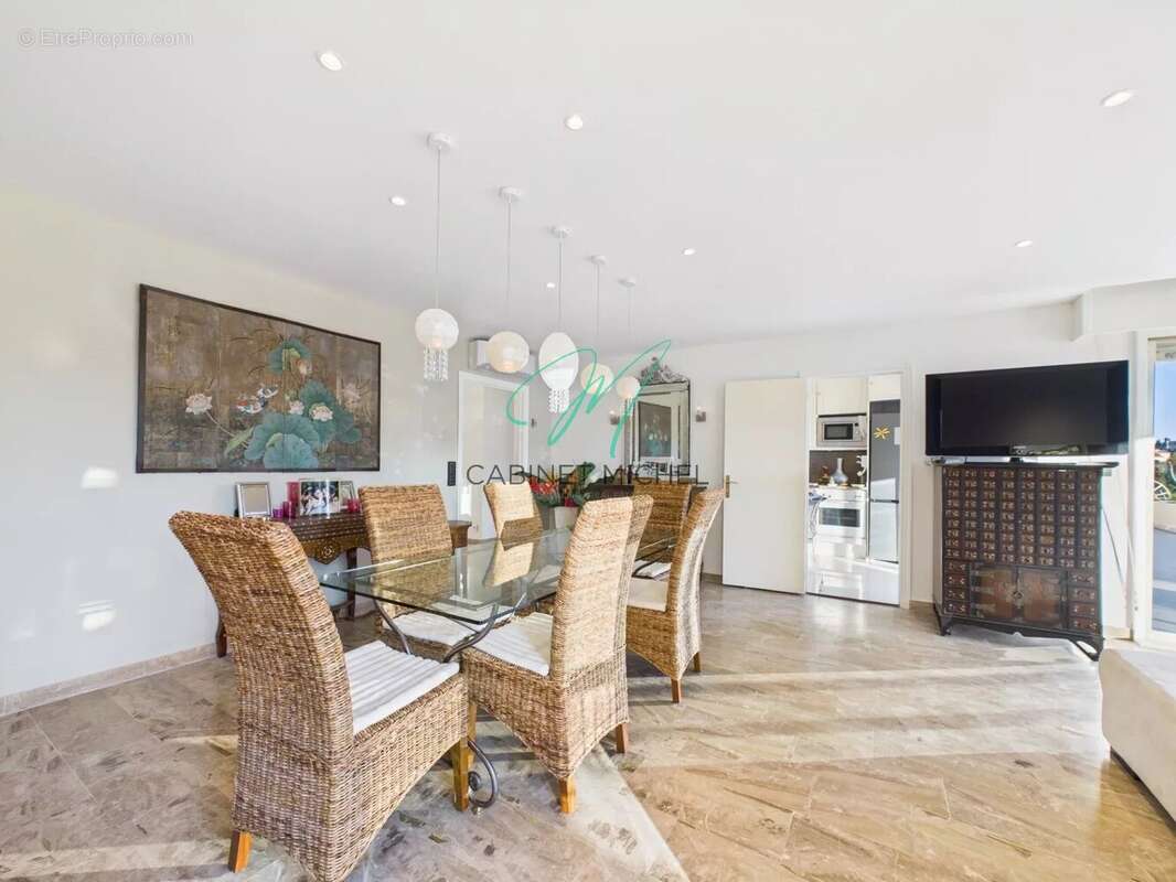 Appartement à MANDELIEU-LA-NAPOULE