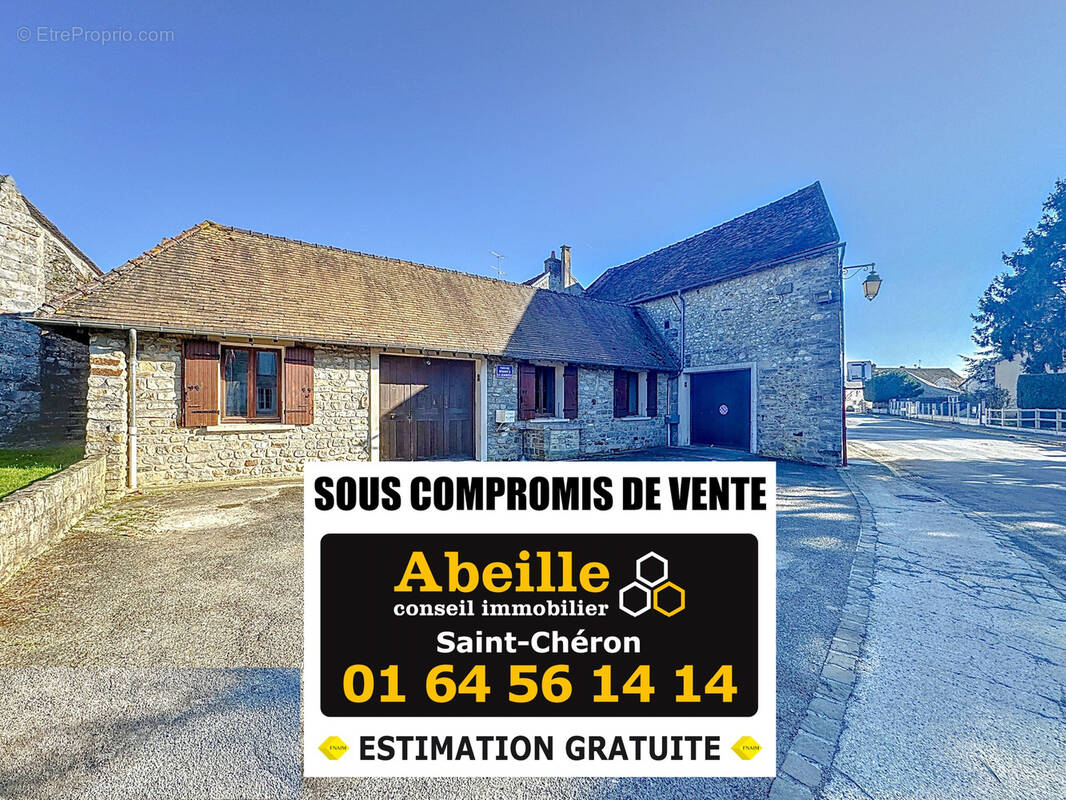 Commerce à MAUCHAMPS