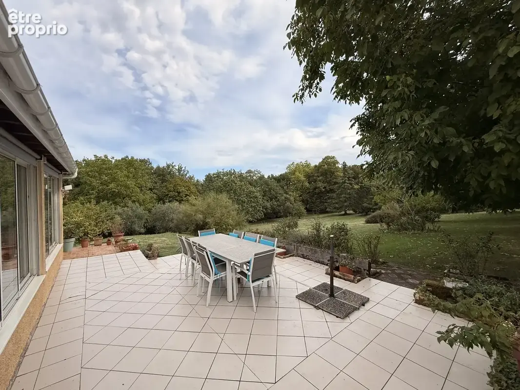 Maison familiale sur 1 hectare de terrain arboré - photo 20