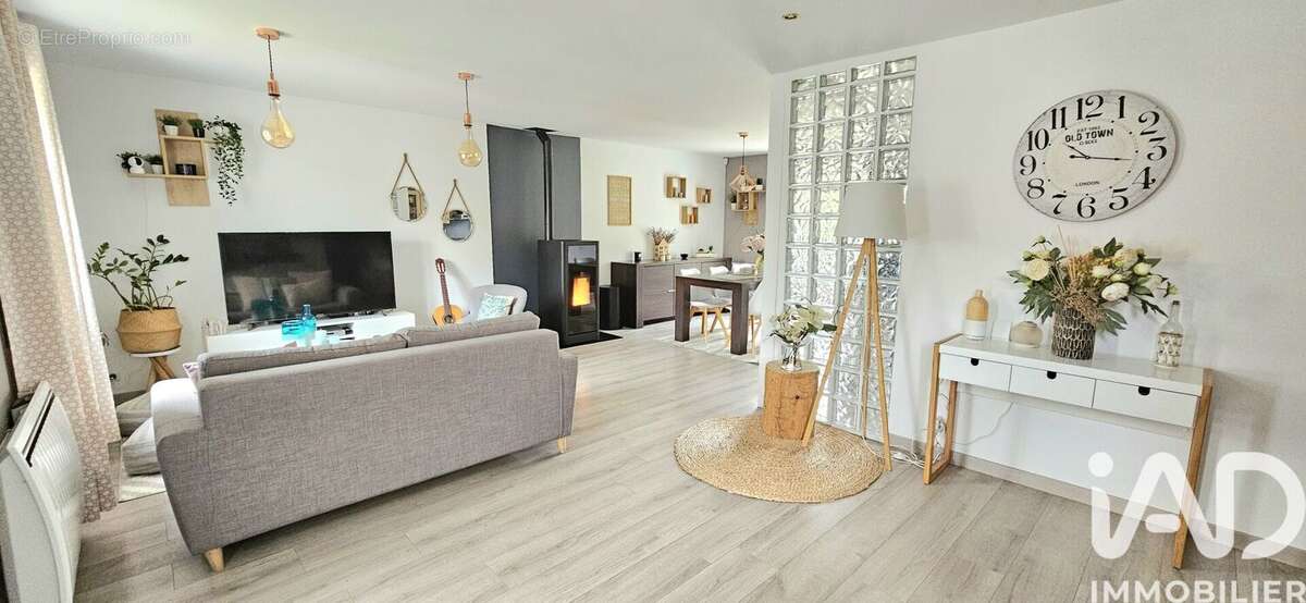 Photo 2 - Maison à ATTAINVILLE