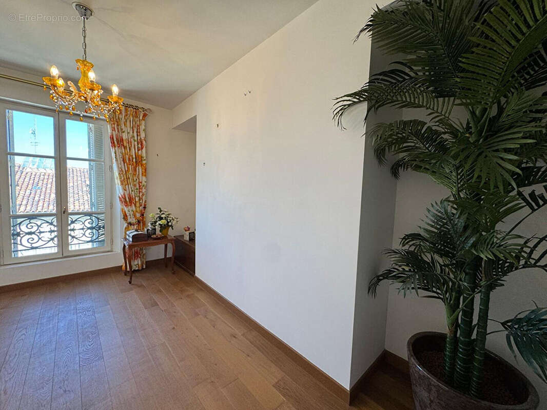 Appartement à MARSEILLE-2E