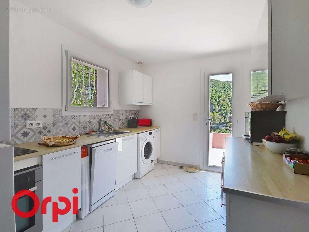 La Madrague - Saint Cyr sur mer - Maison À Vendre avec T2 - Plage à pied - Terrasses - photo 6