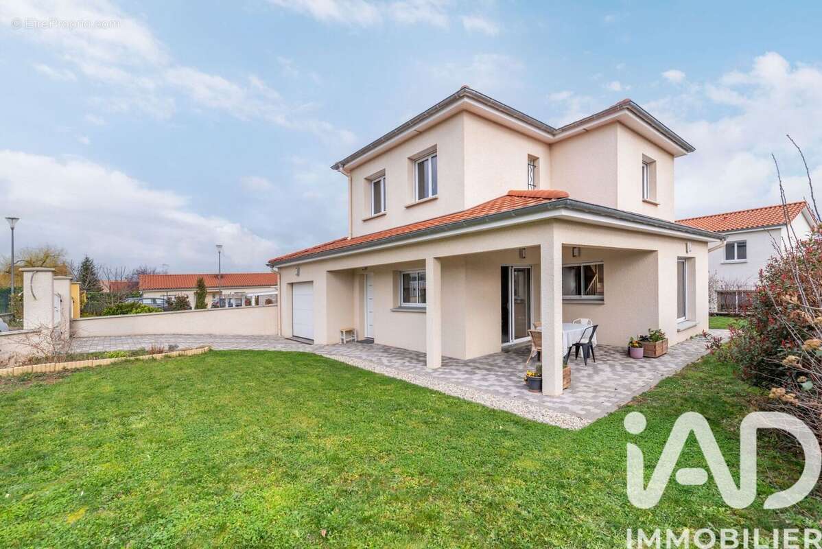 Photo 3 - Maison à COMMELLE-VERNAY