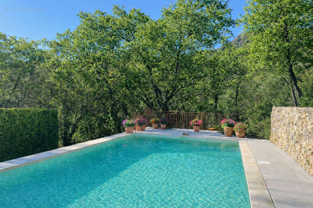 Villa en parfait état, au calme, 4/5 chambres - photo 2