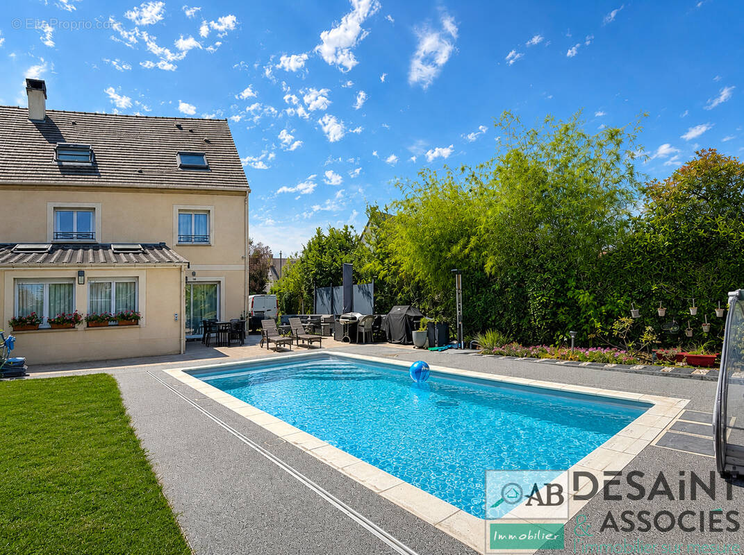 Maison à VILLENEUVE-SAINT-DENIS