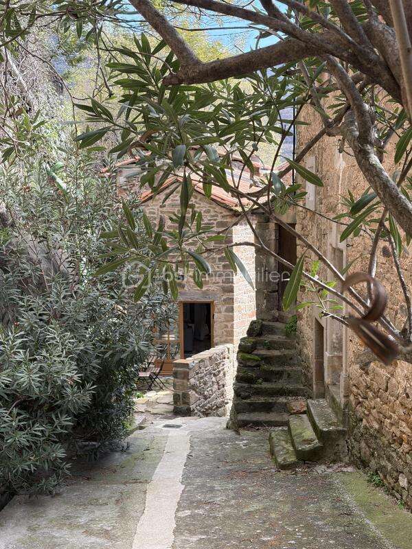 Maison à SAINT-FELIX-DE-LODEZ