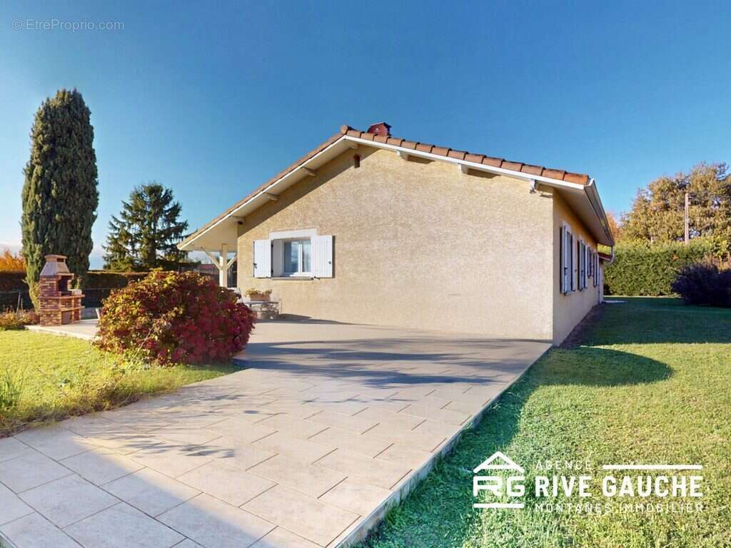 Maison à BOUGE-CHAMBALUD