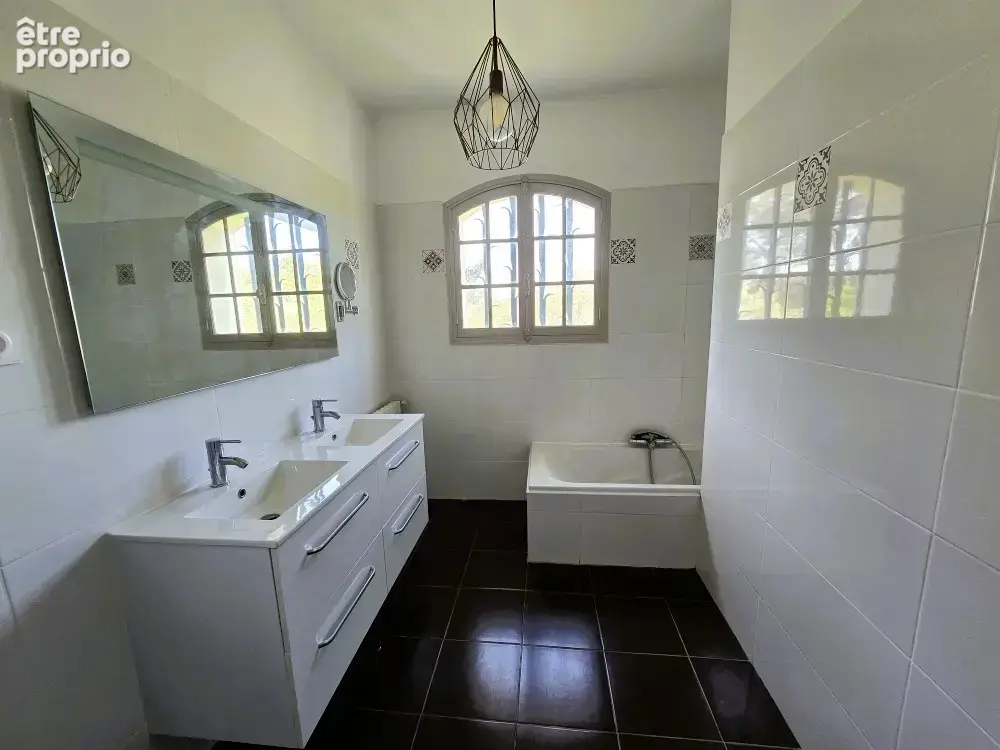 Camplanier !!! Spacieuse villa T7 - Terrain 806m2 - Calme absolu. - photo 6