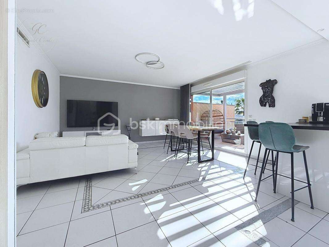 Appartement à MANDELIEU-LA-NAPOULE