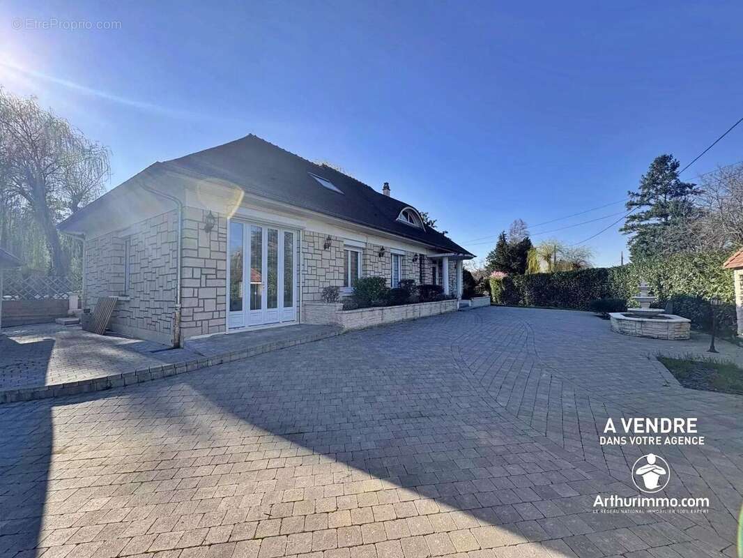 Maison à IVRY-LA-BATAILLE