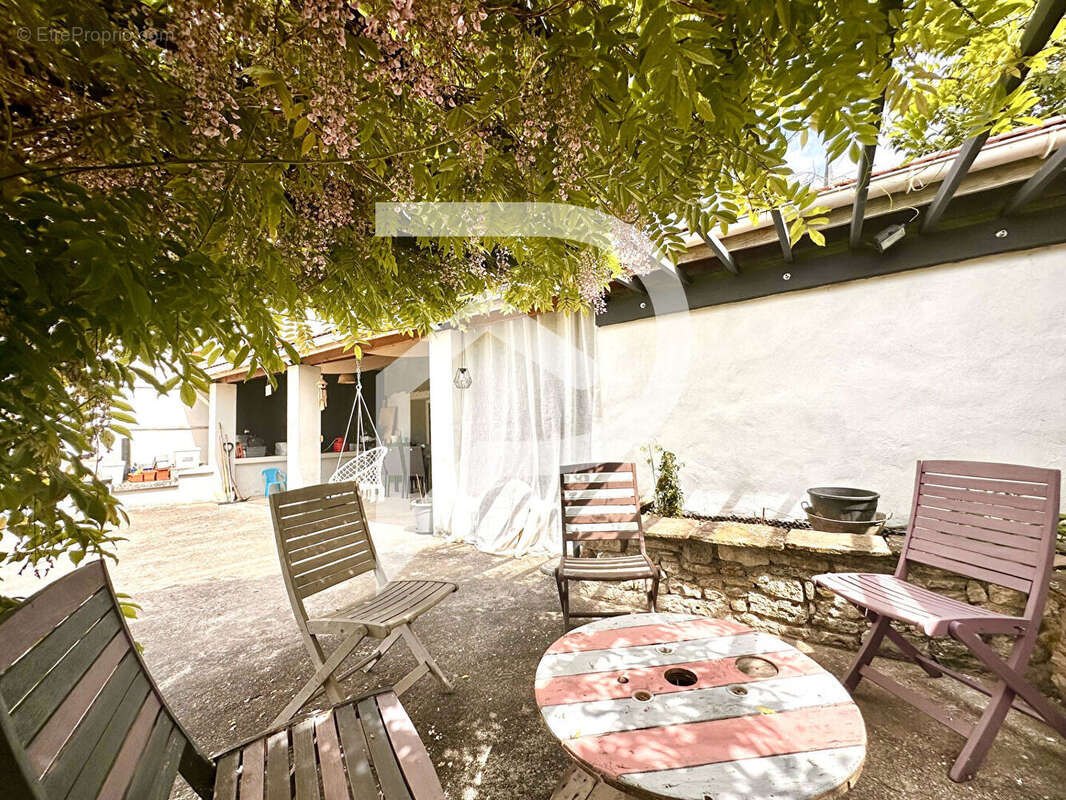 Maison à THIEBAUMENIL