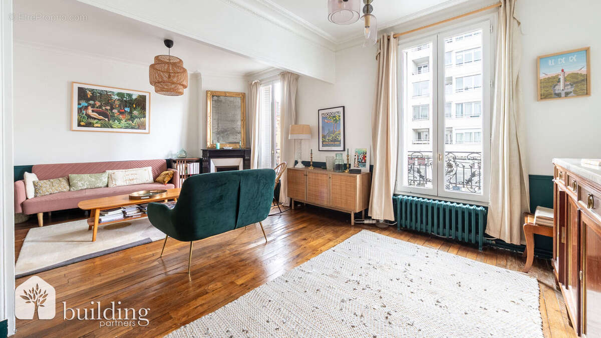 Appartement à COURBEVOIE