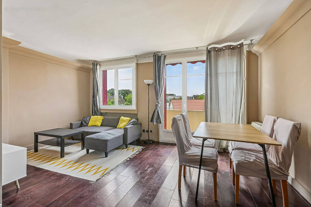 Appartement à NANTERRE