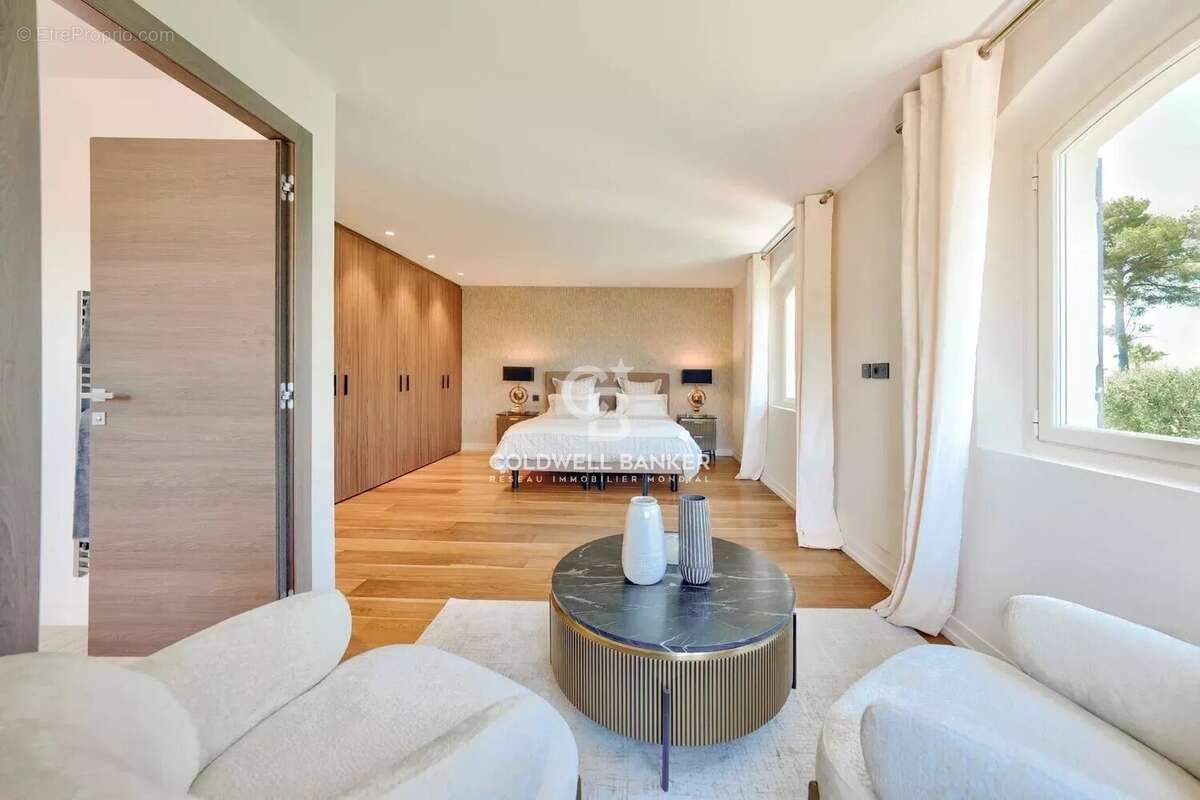 Maison à MOUGINS