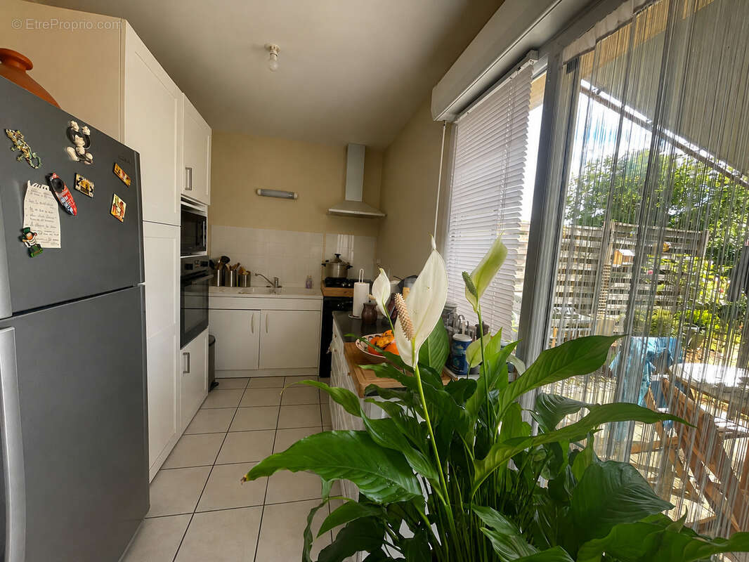 Maison 80 m² à La Chapelle-Saint-Ursin  - photo 8