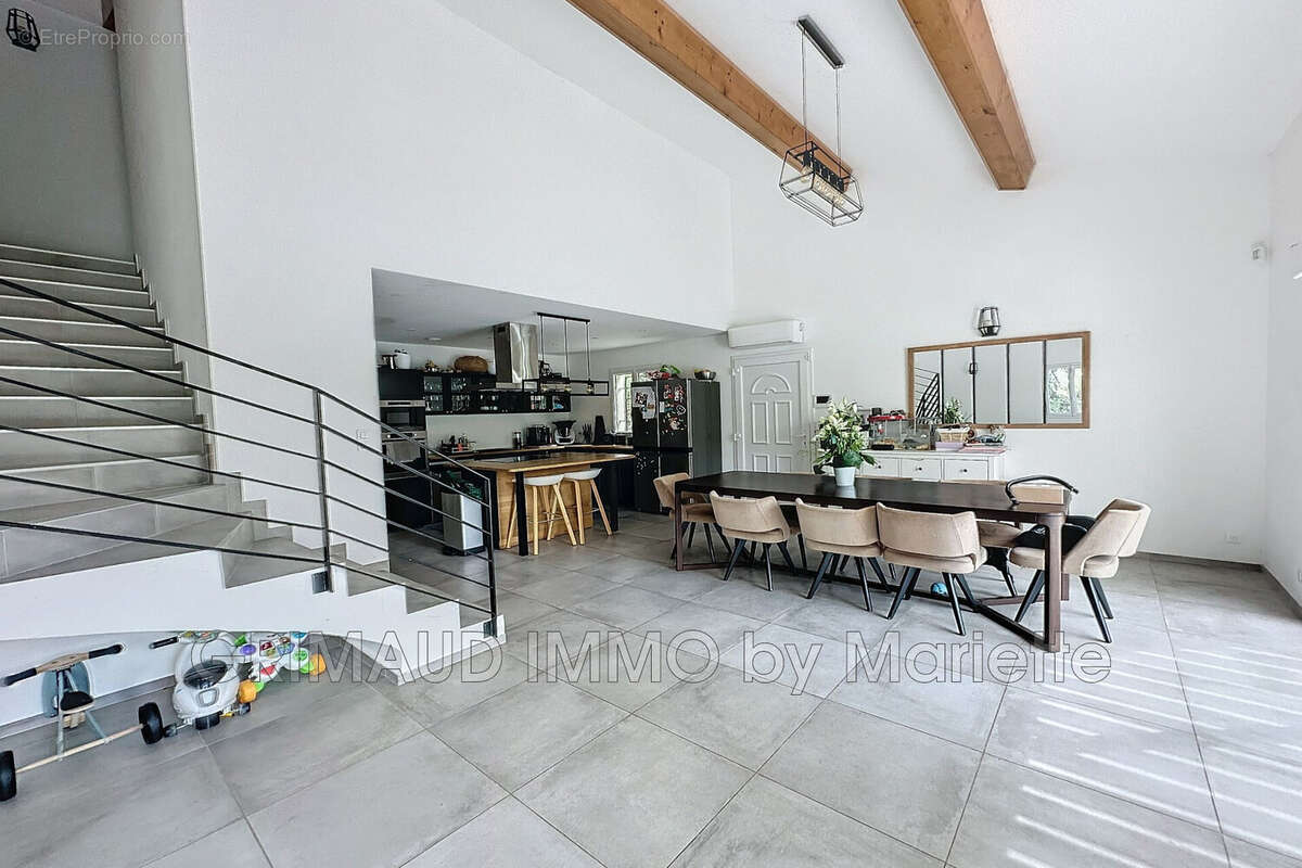 Maison à LA GARDE-FREINET