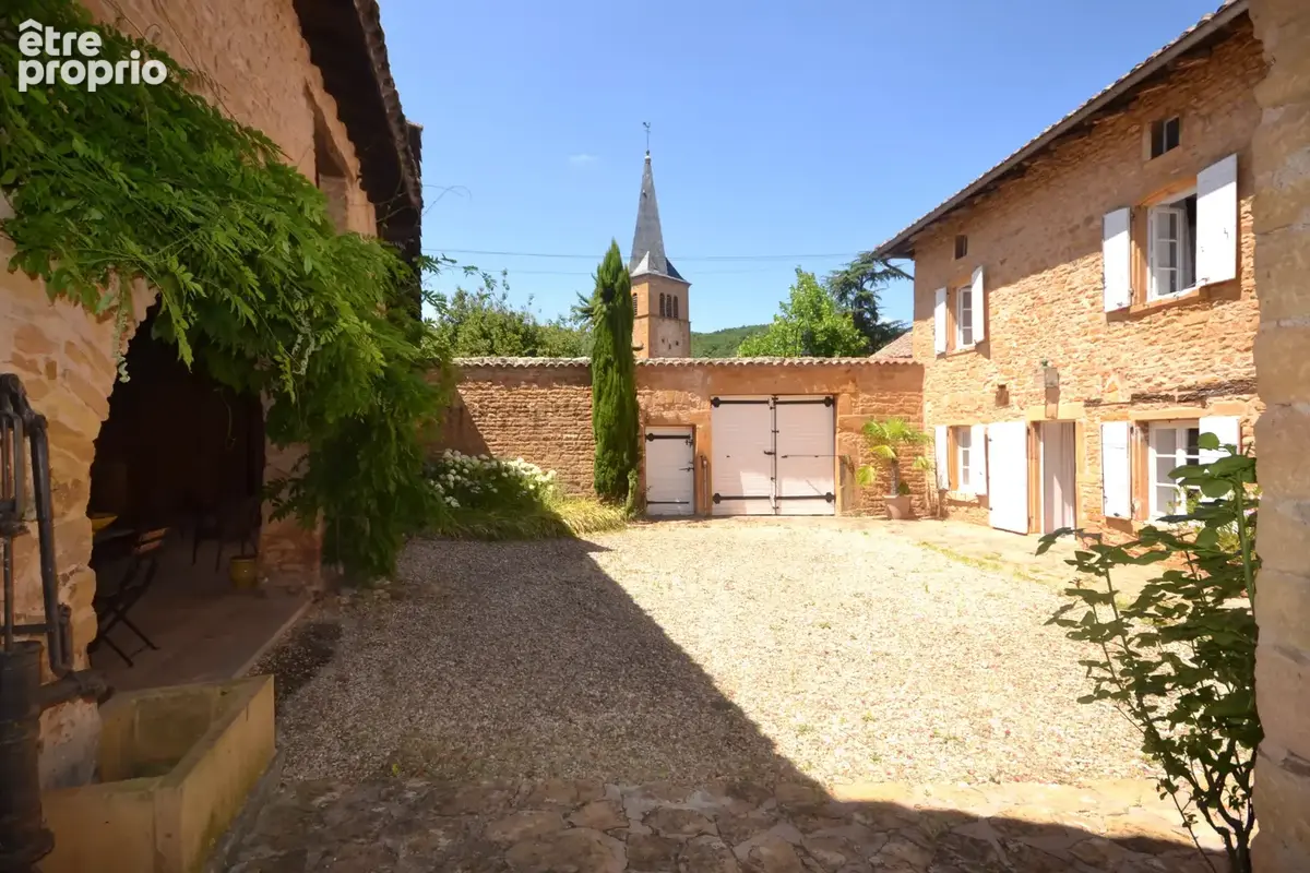 Photo Maison à Montmelas-Saint-Sorlin au prix de 990 000€