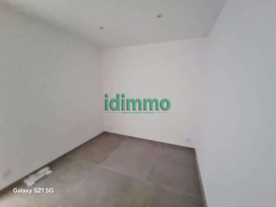 Exclusivité Frejus dans petite copropriété joli F3 de 68m en rez de jardin 246750€ dpe c - photo 14