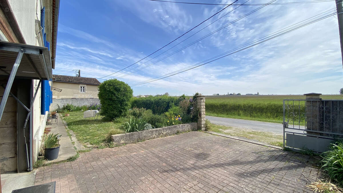 Maison à SAINT-FORT-SUR-GIRONDE
