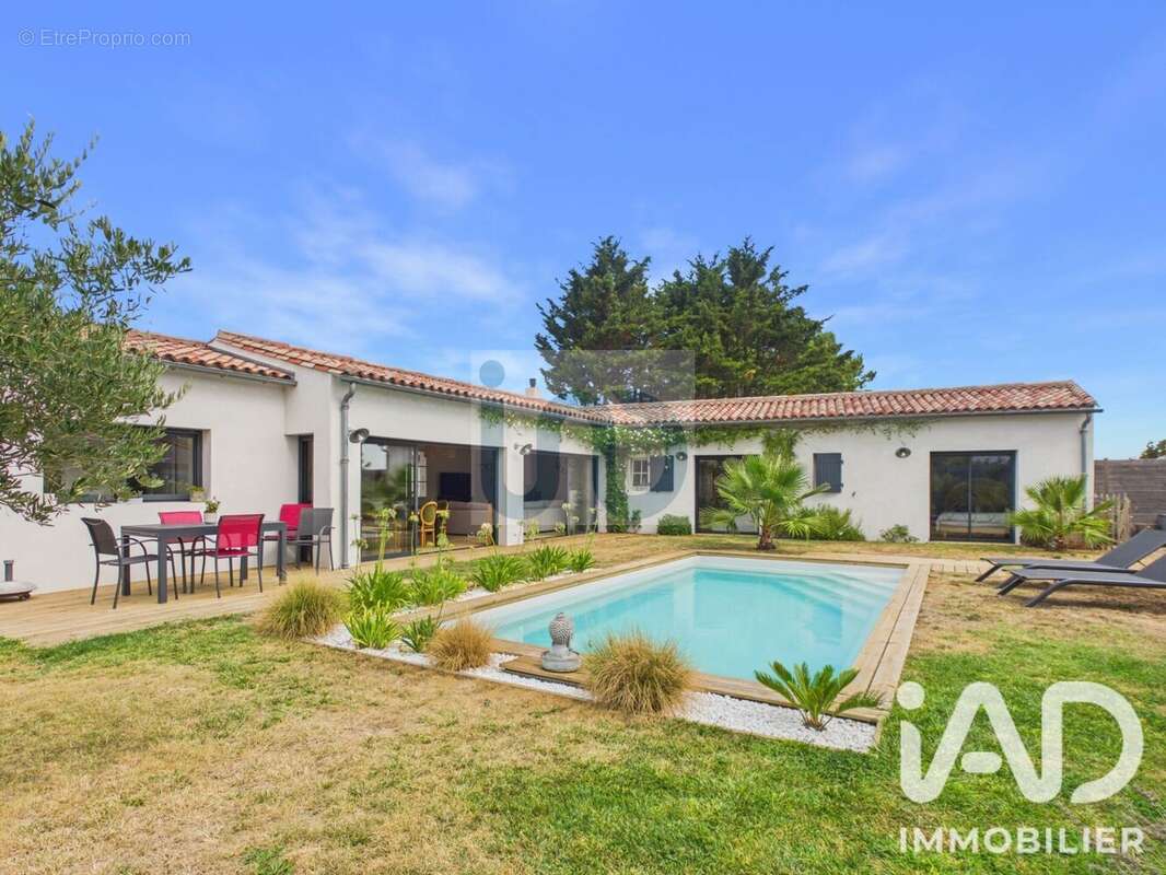 Photo 1 - Maison à LA FLOTTE