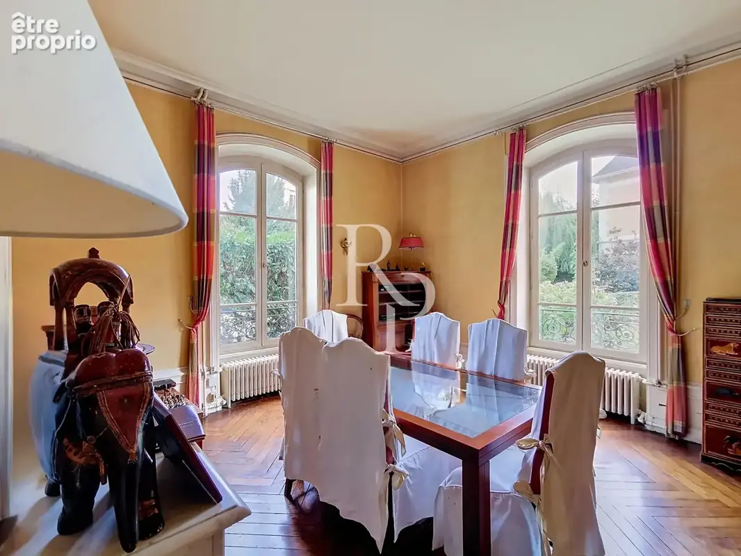 Lyon 5e   Saint-Just / La Favorite   Maison de maître de 268 m2 avec jardin et stationnements - photo 7