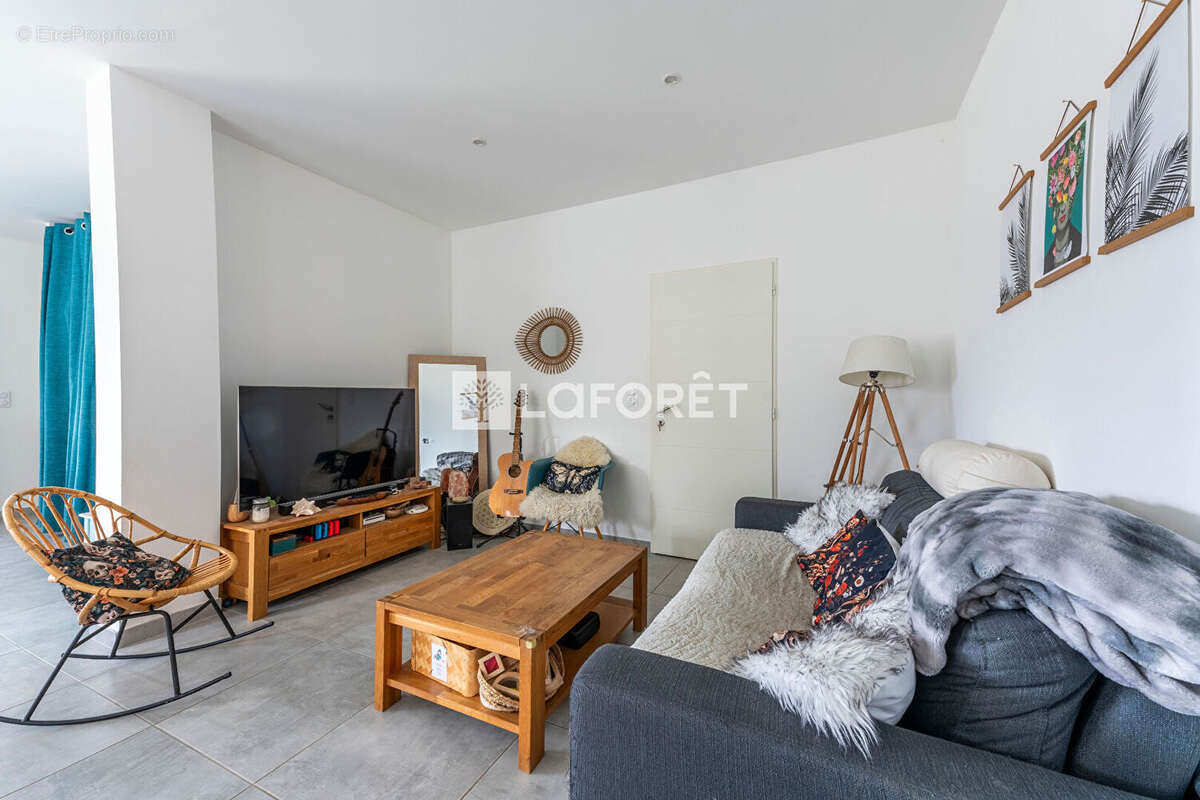 Maison à SOURCIEUX-LES-MINES