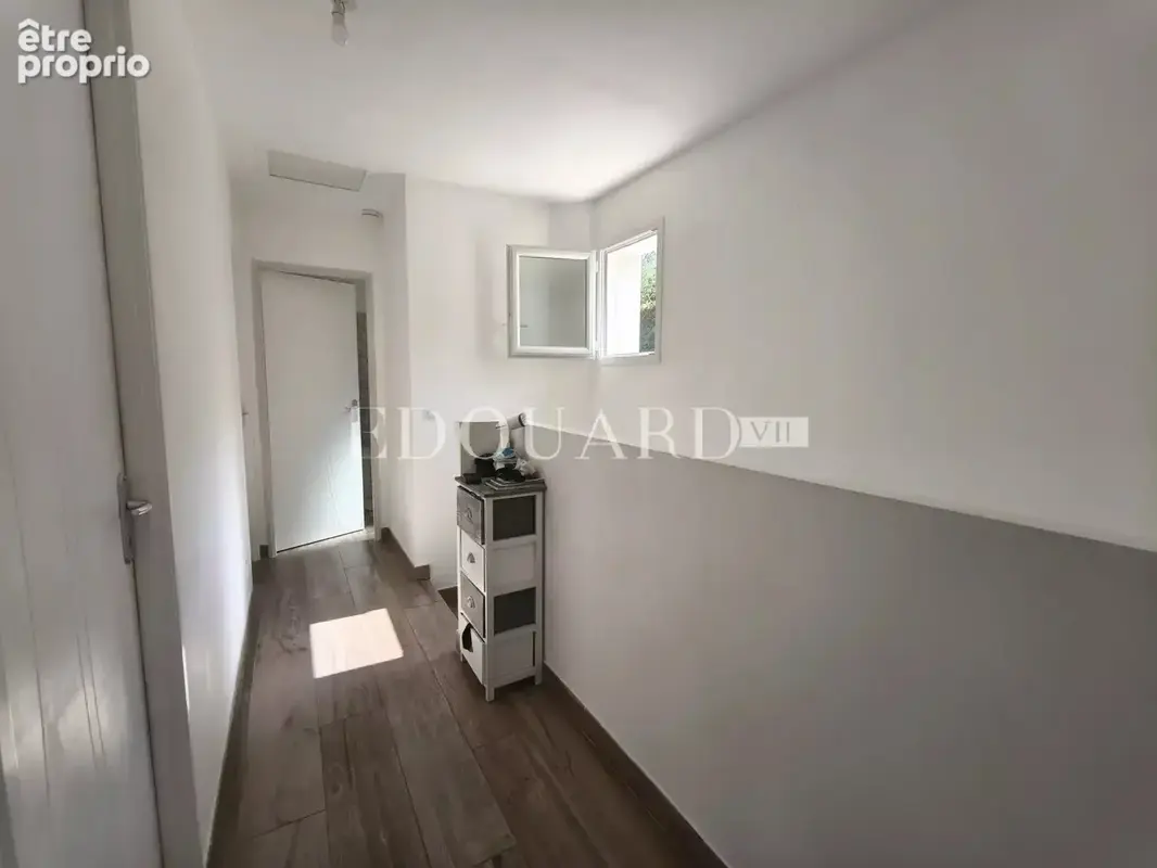 Maison individuelle récente à vendre, construite sur 1.200 m² de terrain plat, avec piscine hors sol et garage de 30m2 attenant  - photo 10