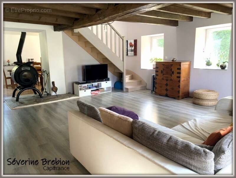 Maison rénovée en pierre de 166 m², 4 chambres, vaste séjour, dépendance, assainissement OK, avec ancien moulin et terrain de 1 - photo 8