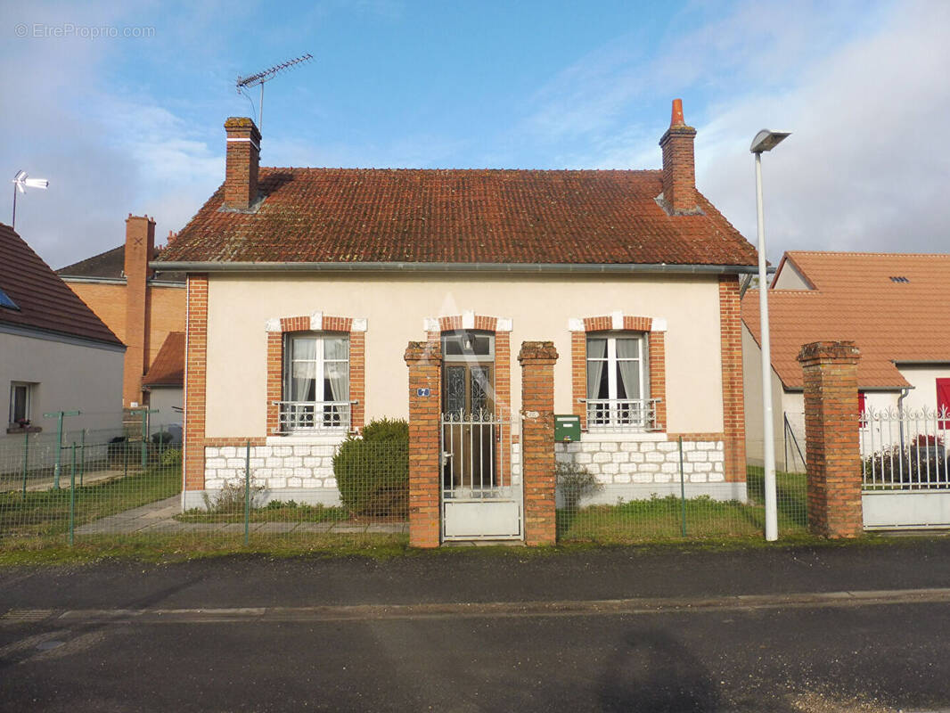 Maison à LAMOTTE-BEUVRON
