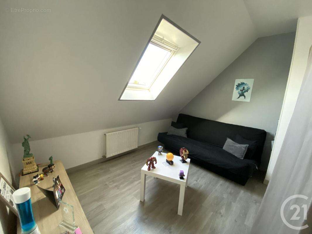 Maison à MOGNEVILLE