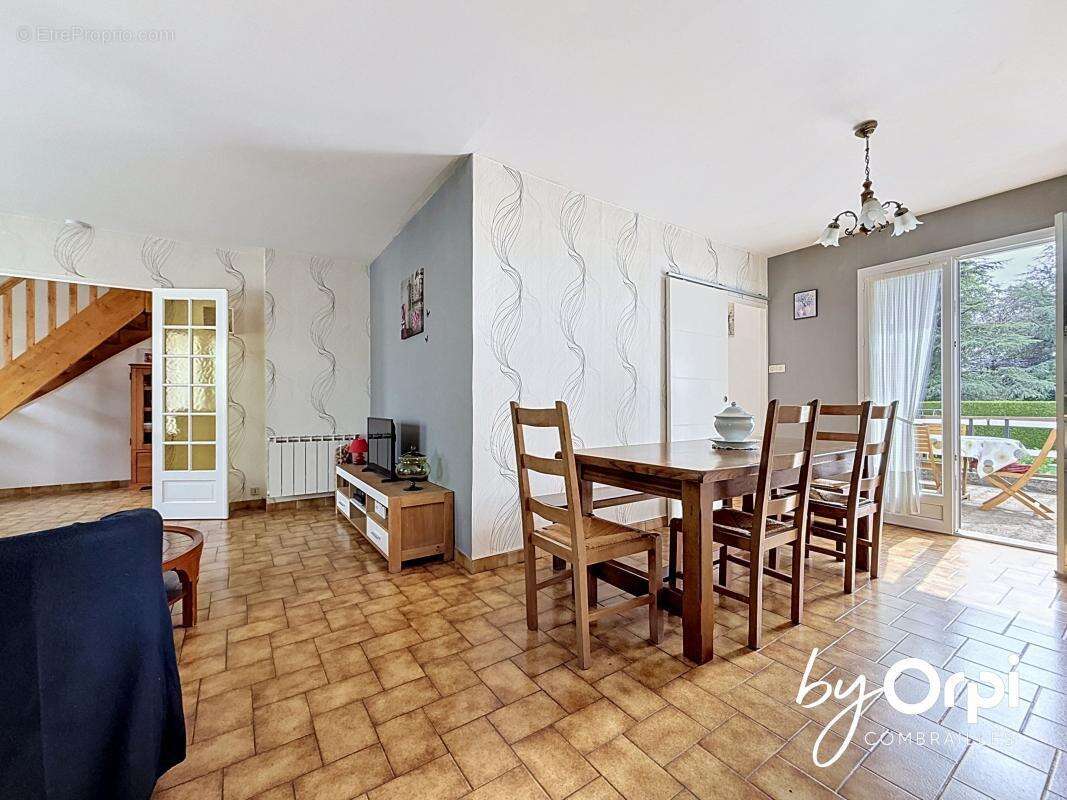 Maison à MONTAIGUT
