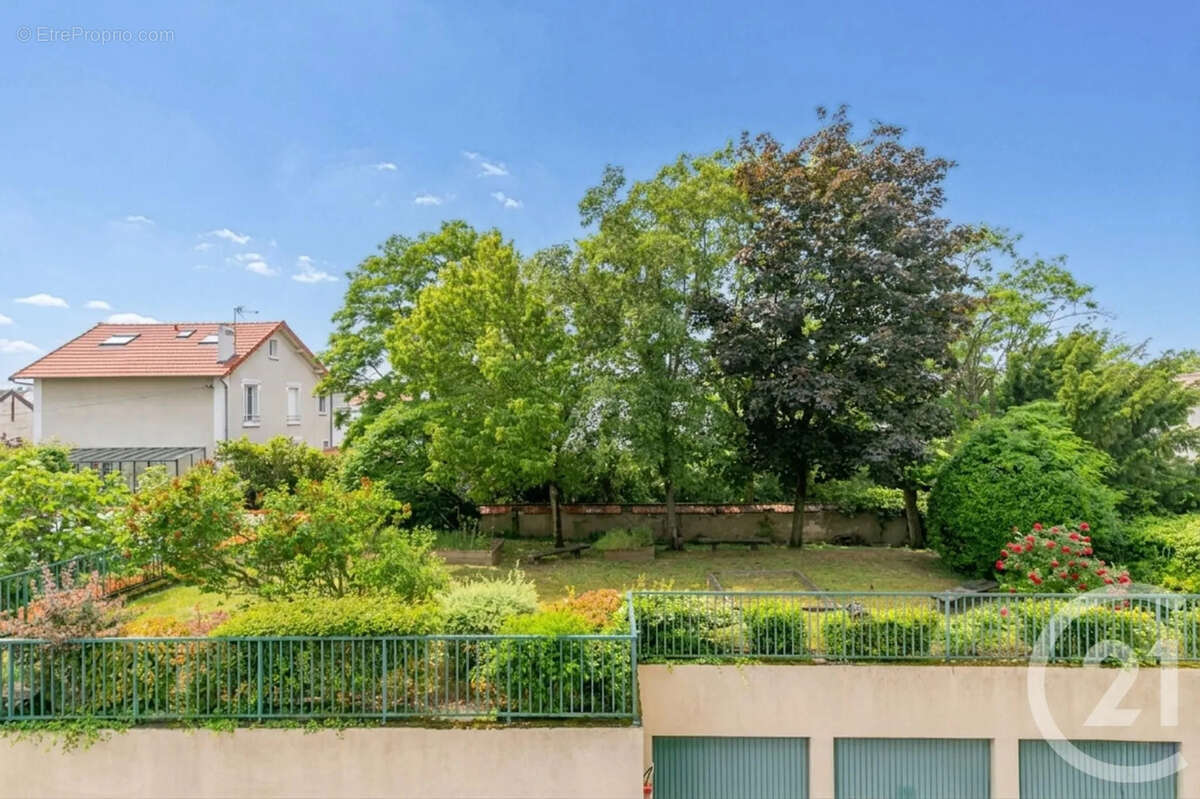 Appartement à SAINT-MAUR-DES-FOSSES
