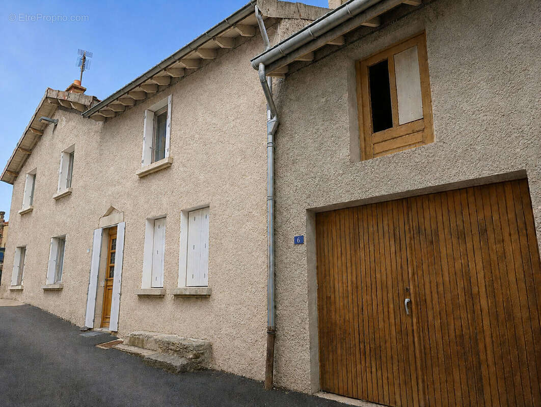 Maison de 130 m² à rénover + 2 garages - photo 12