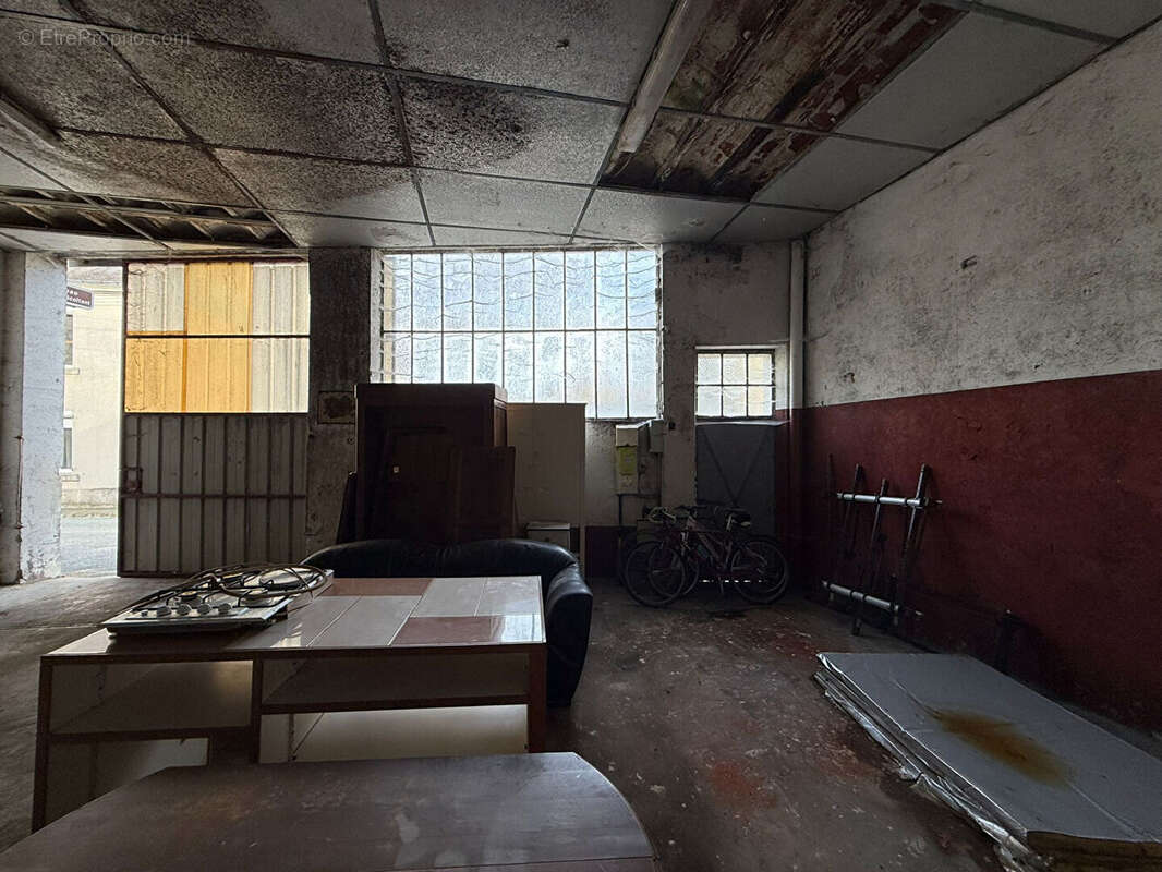 Maison à SAINT-LAMBERT-DU-LATTAY