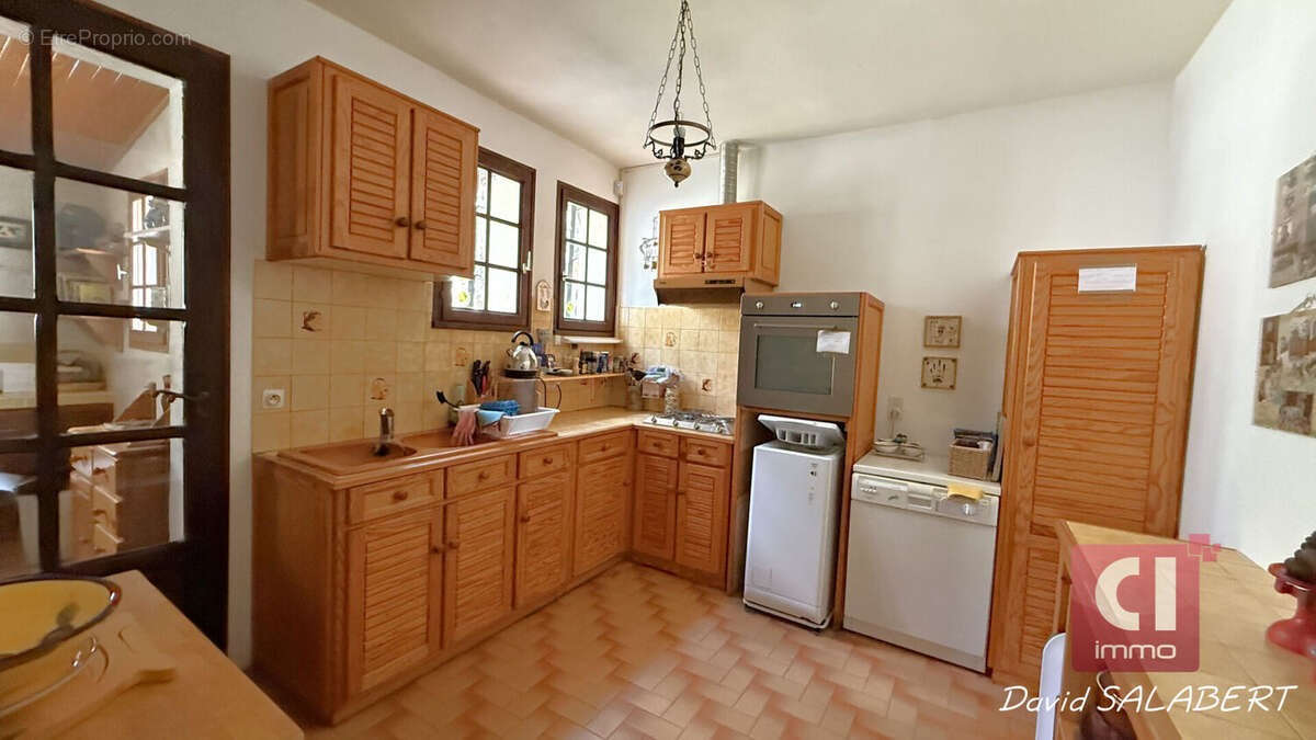 Maison à LA ROQUEBRUSSANNE