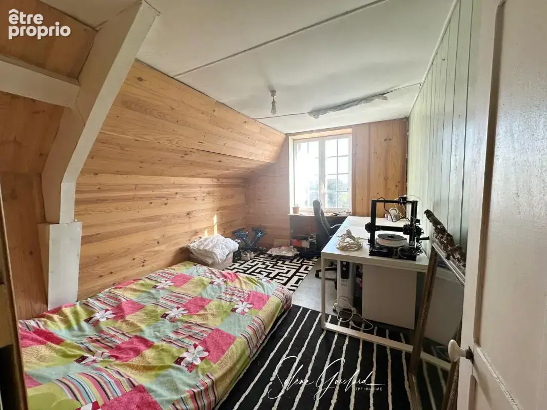 Maison mitoyenne à rénover !! Proche du bourg, calme - photo 3