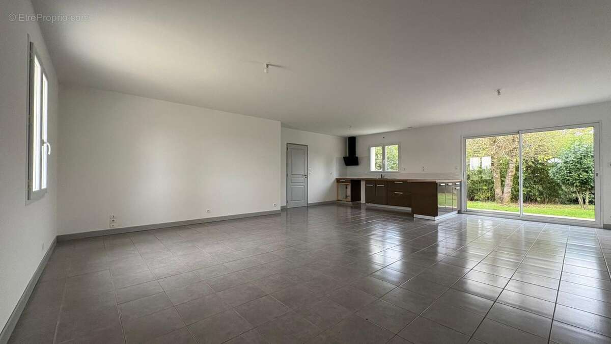 Maison à SAINT-OUEN-D&#039;AUNIS